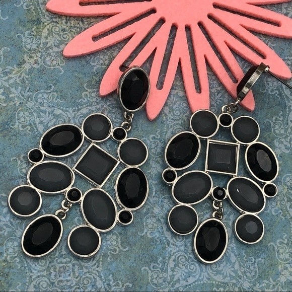 🌼 Large Statement Black Gem Cluster Post Drop Earrings - Picture 1 of 2